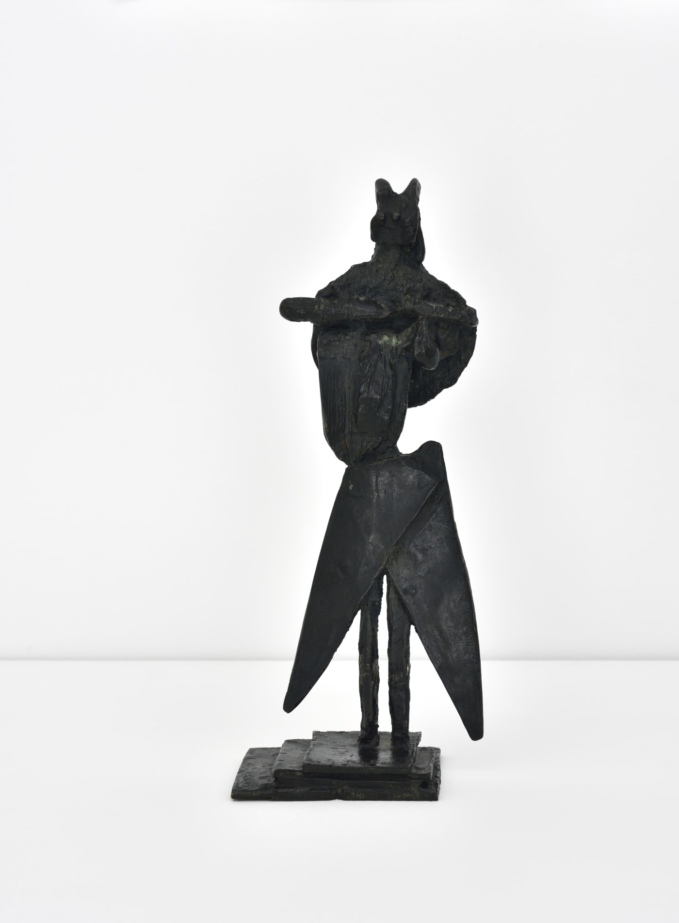 Germaine Richier Homme de la nuit n°2, 1954 Signé sur le socle Bronze patiné foncé / Bronze with dark patina Cette oeuvre, dans son tirage original, comprend 12 épreuves This work, in its original edition, includes 12 prints (1/8 à 8/8 et EA, HC1, HC2, HC3) 27 x 11 x 9 cm 10 5/8 x 4 3/8 x 3 1/2