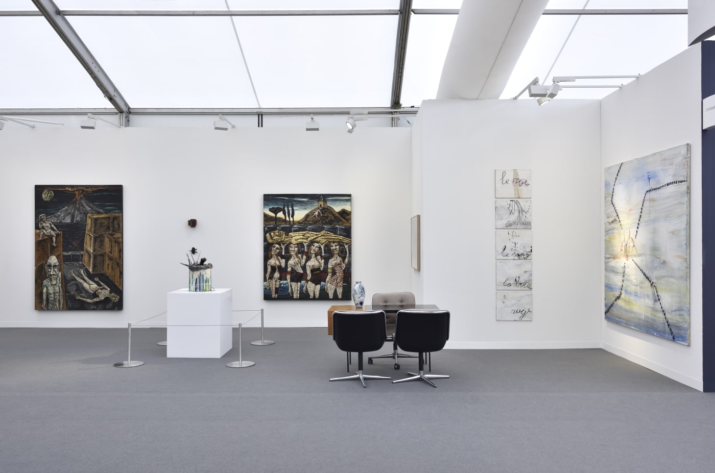 Vue du stand - Paris+ par Art Basel 2023 Photo © Rebecca Fanuele
