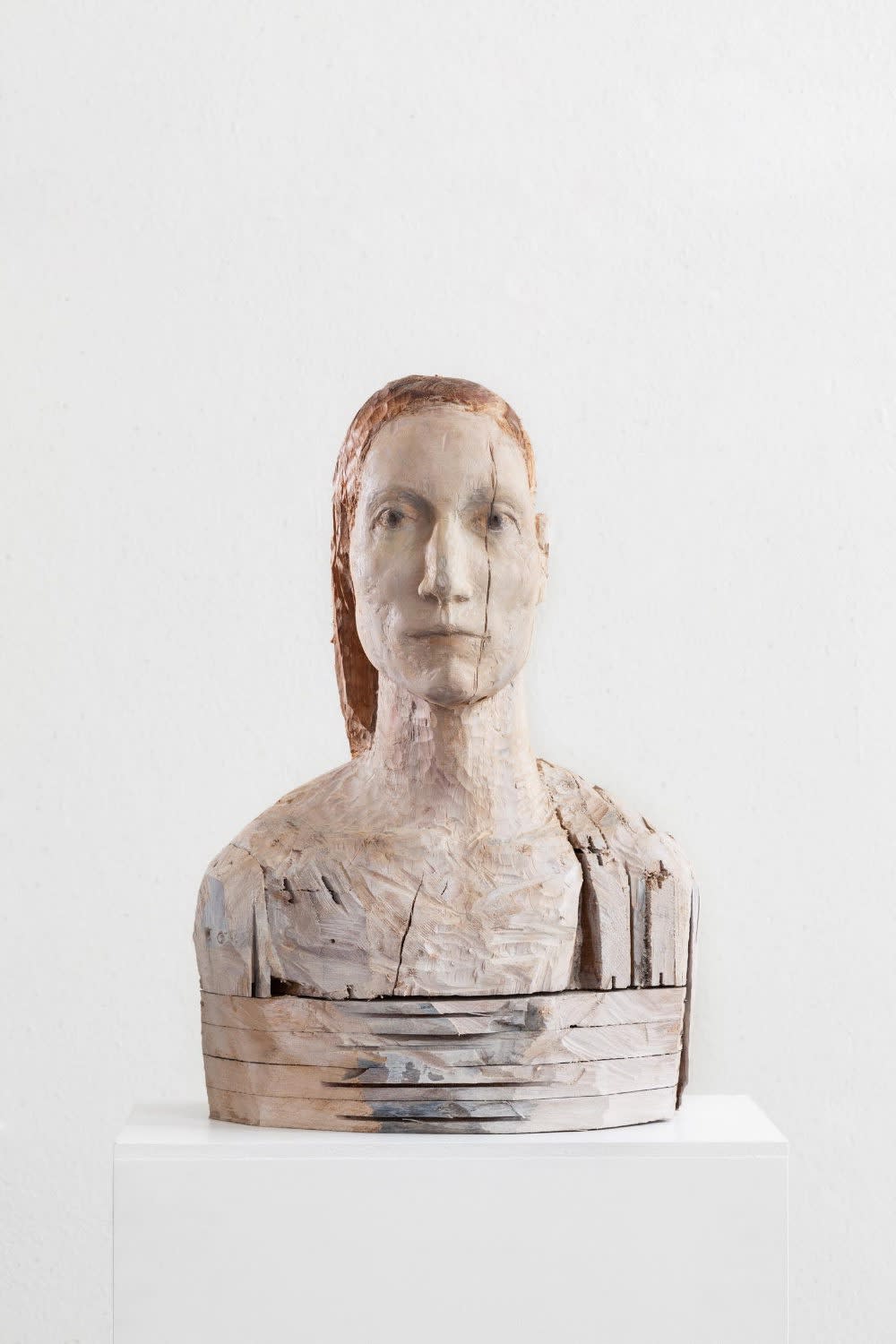 Laura Eckert - NN19 - 2016 - eikenparket, pigment - 60 x 30 x 30 cm