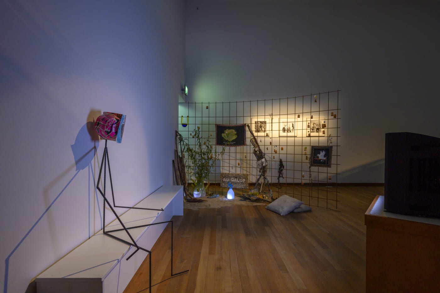 Credits: Laure Prouvost: Deep See Blue Surrounding You / Vois Ce Bleu Profond Te Fondre, Bonnefanten 2021. Photo: Peter Cox