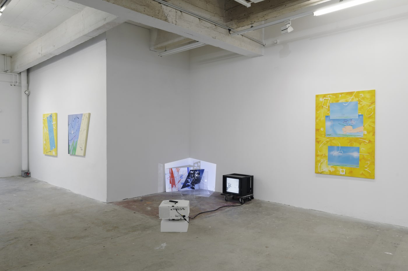 Hoda Kashiha, I'm Here, I'm not Here, 2022, Exhibition view - Passerelle Centre d'art contemporain, Brest © photo : Aurélien Mole