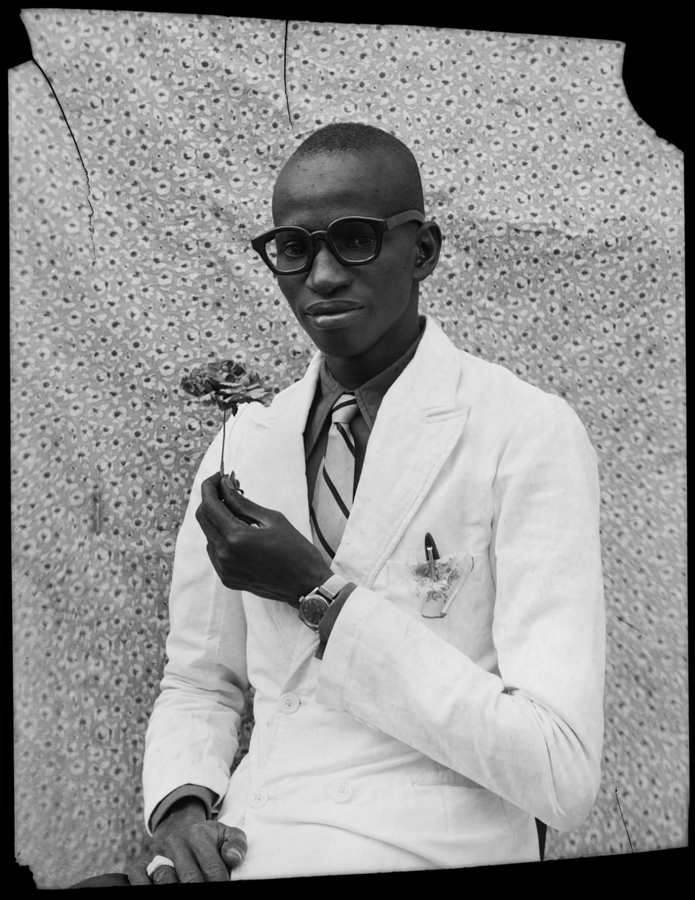 Seydou Keïta Sans titre/ Untitled (00690-MA.KE.109), 1958-1959 Posthumous Gelatin black and white silver print on cartoline paper 280g back-mounted on Aluminium 1mm 162 x 122 cm (63 25/32 x 48 1/32 in) Edition of 5 + 2 AP