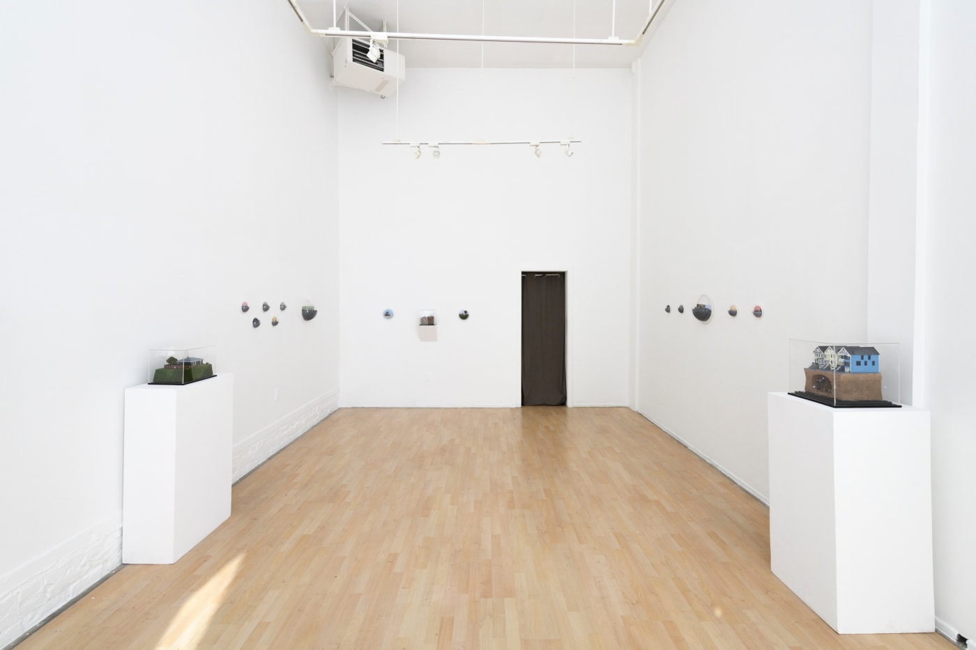 a photo of Abigail Goldman installation at Hashimoto San Francisco 