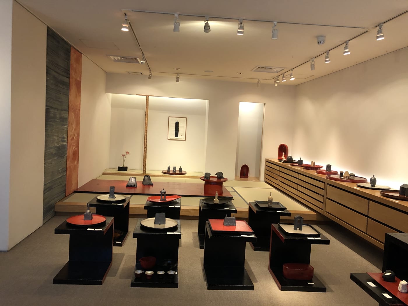 Ceramics on Lacquerware