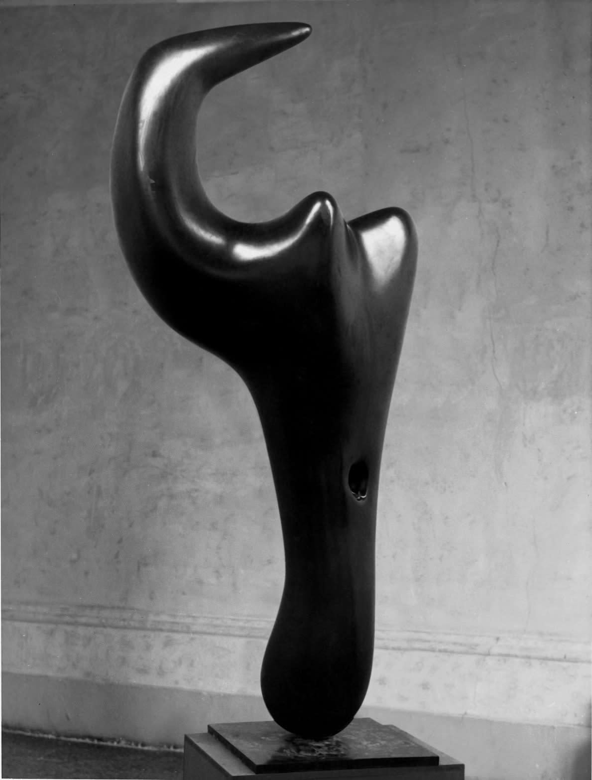 Omaggio a Michelangelo, 1964, bronzo nero, cm 200x87