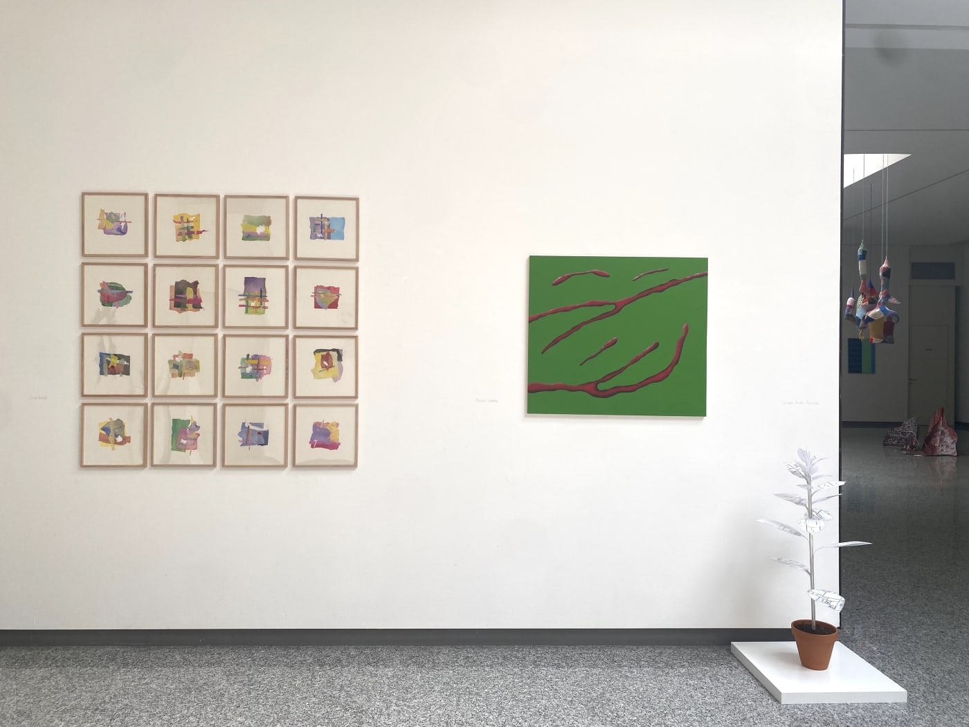 Veduta dell'esposizione con opere di Silvia Rossetti, Massimo Cammisa, Giuseppe Davide Fracasso.