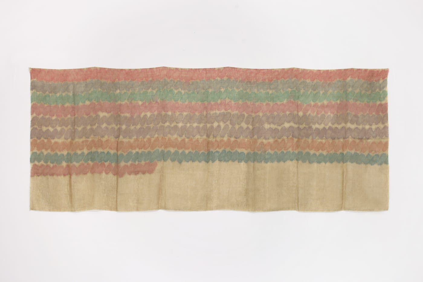 Giorgio Griffa, Segni orizzontali, 1975, acrilico su juta, cm 148x393