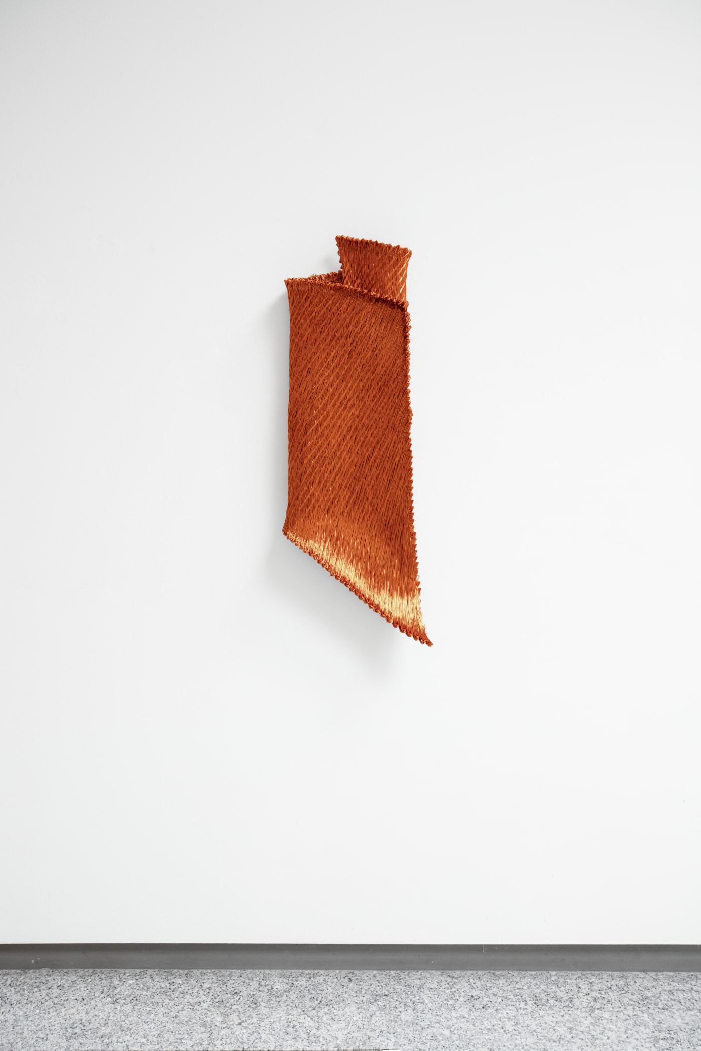 Antonella Zazzera Armonico CCCLII, 2018 cm 120 x 40 x 20 fili di rame