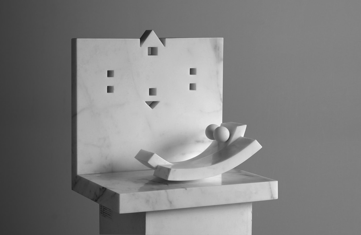 Intimità, 1999, marmo di carrara, cm 46x37,5x46