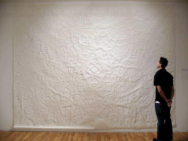 Ed Pien, A Giant Creature, 2006, papier découpé, 305 x 396 cm