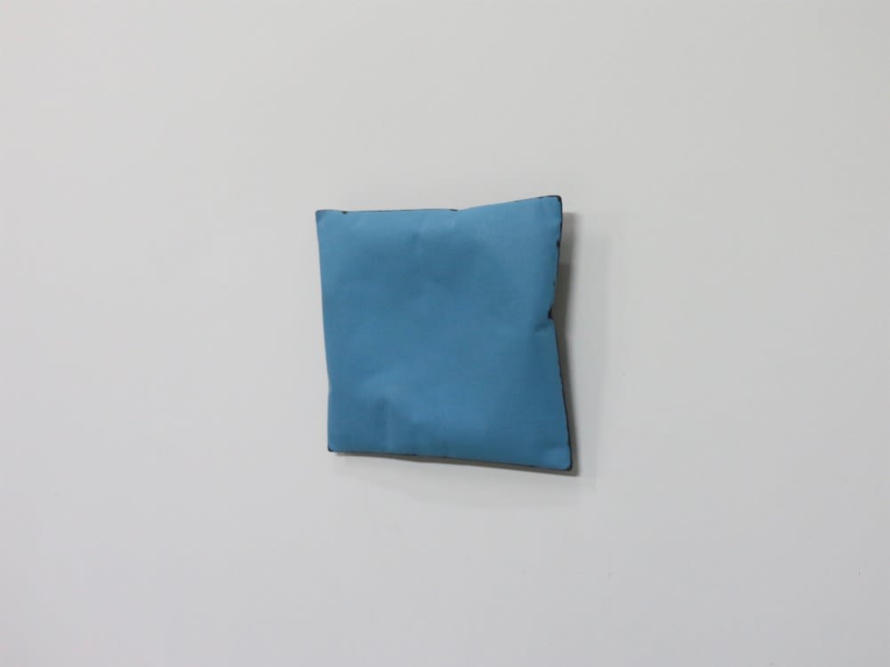 JOHAN DE WIT - UNTITLED - 2019 - PAPER, RESINS, ACRYLIC - 23 X 21 X 4 CM