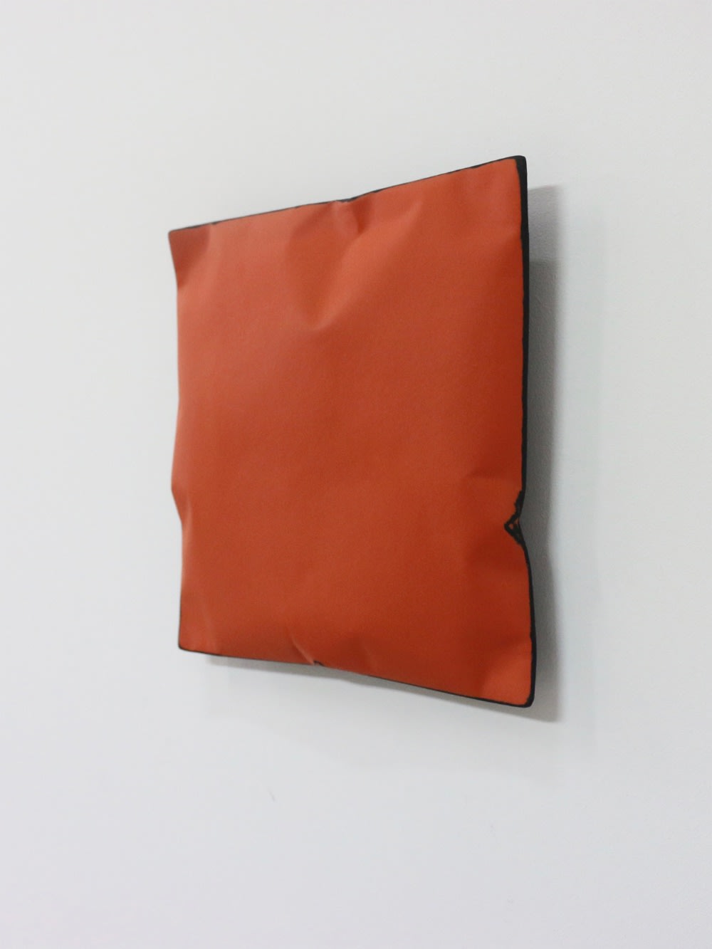 JOHAN DE WIT - UNTITLED - 2019 - PAPER, RESINS, ACRYLIC - 23,5 X 23,5 X 4,5 CM