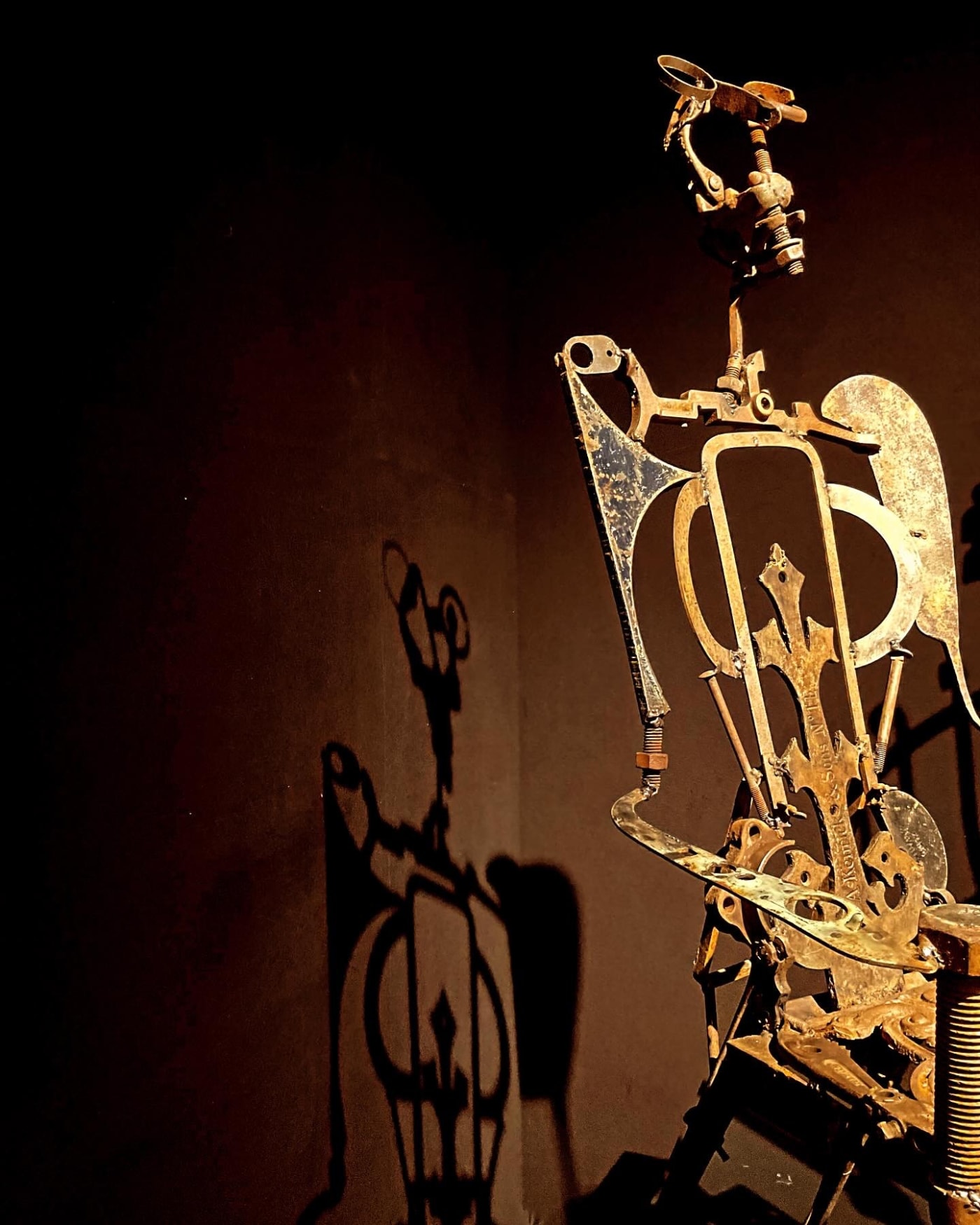 TOM DIXON: METALHEAD