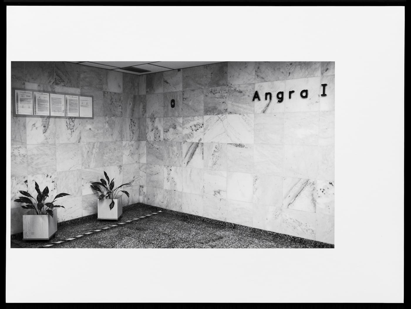 Romy Pocztaruk Série Bombrasil 1, 2018 impressão a jato de tinta sobre papel de algodão 60 x 80 cm edição: 5