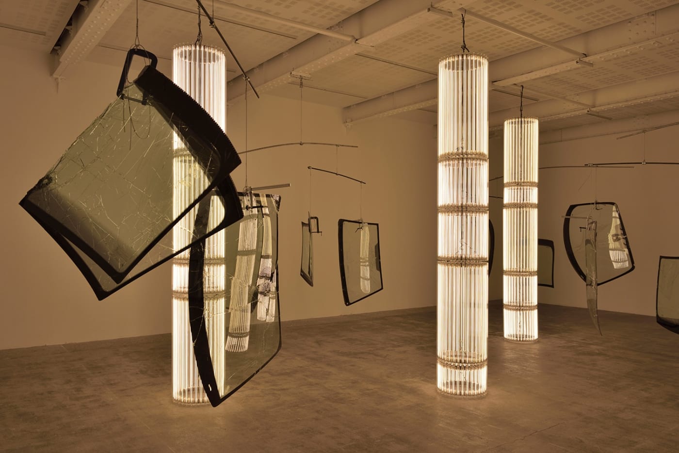 Alongside the fissured glass panels stands StarStarStar/Steer (Transphoton VI) (2019), previously exhibited in the artist’s solo show at the Pirelli...