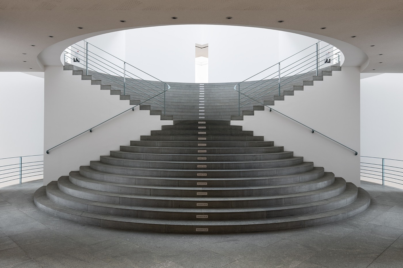 Cf Kunstmuseum Bonn 2105 26