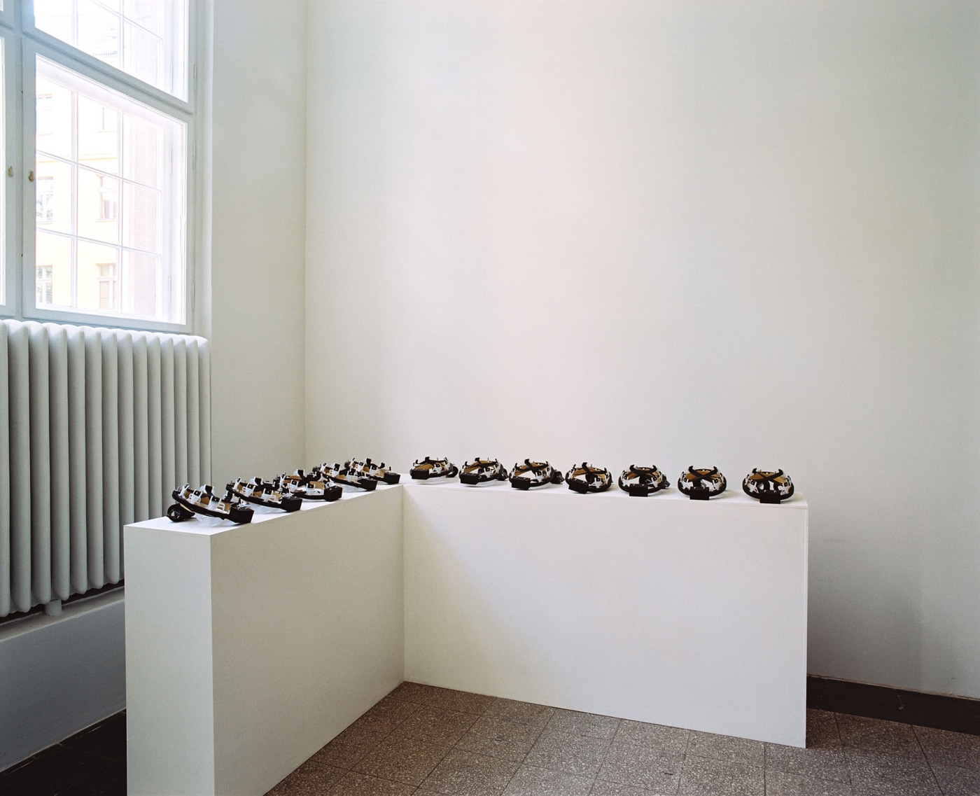 Ch Upsidedowngoggles Es Berlin 00501 2001