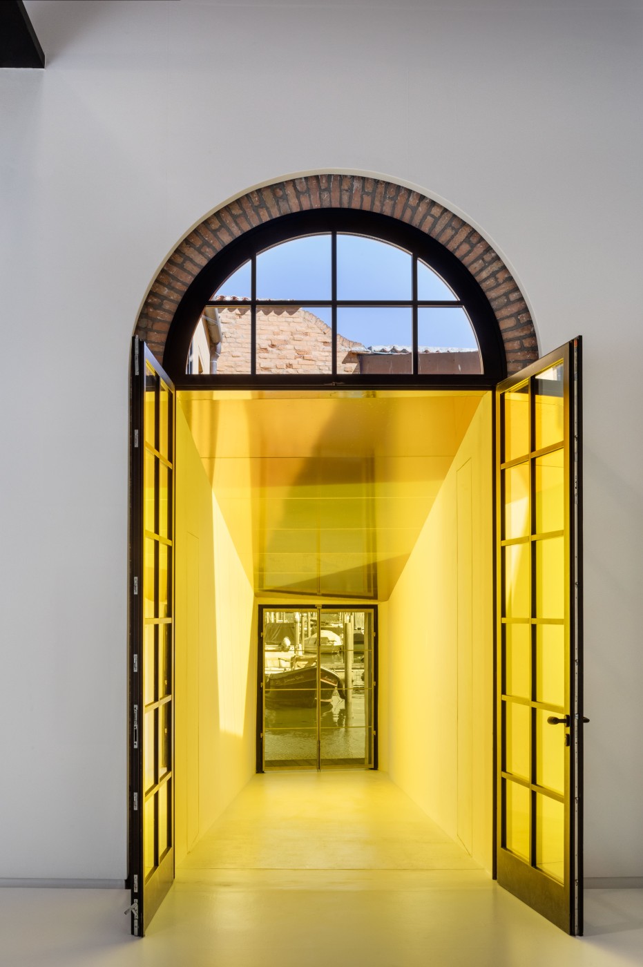 17 Installation View Lee Bae L A Maison De La Lune Bru Le E Alessandra Chemollo