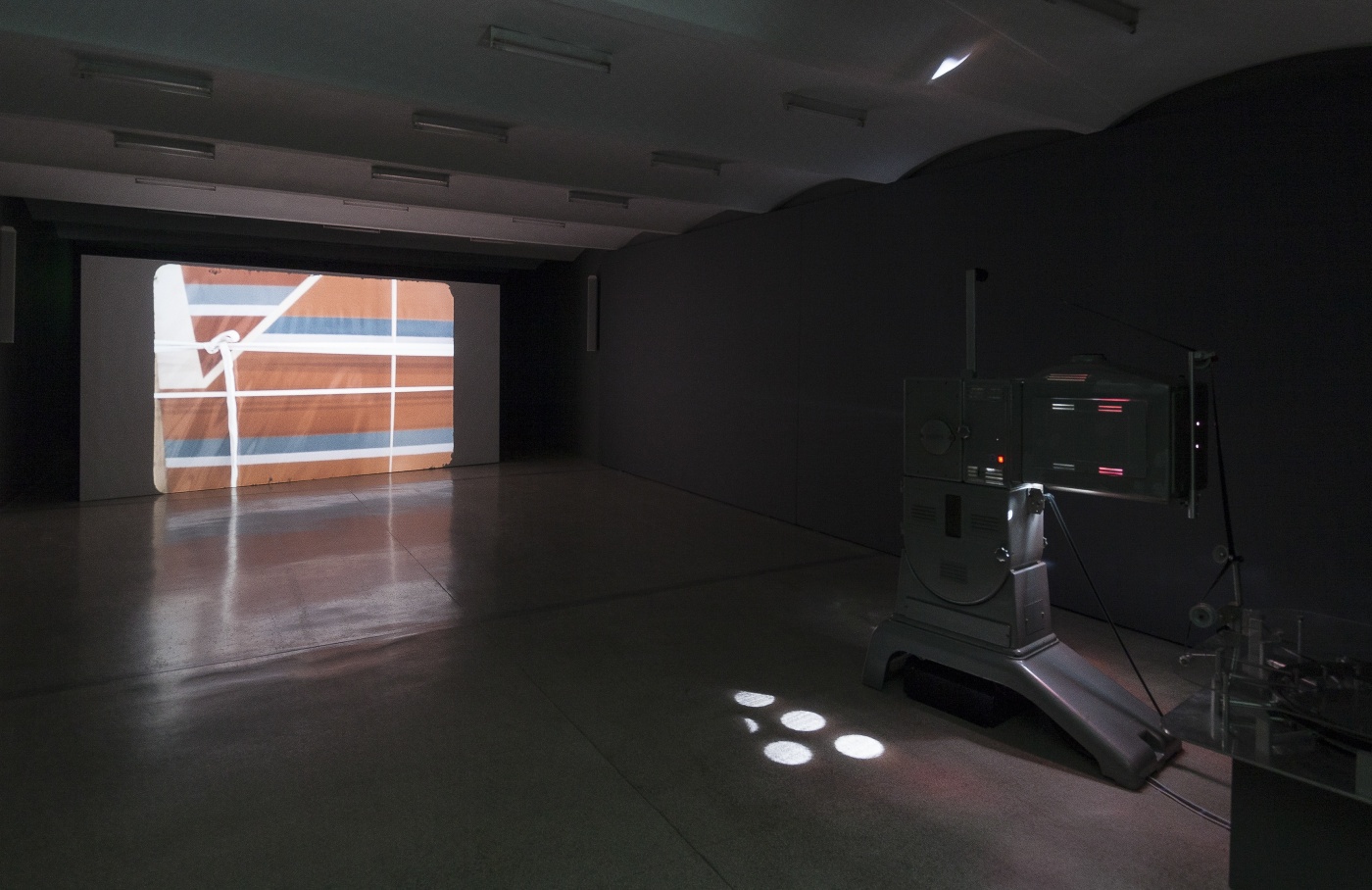 Rosa Barba Spacenlength Thought Secession 2017 Foto Oliver Ottenschlaeger 3061