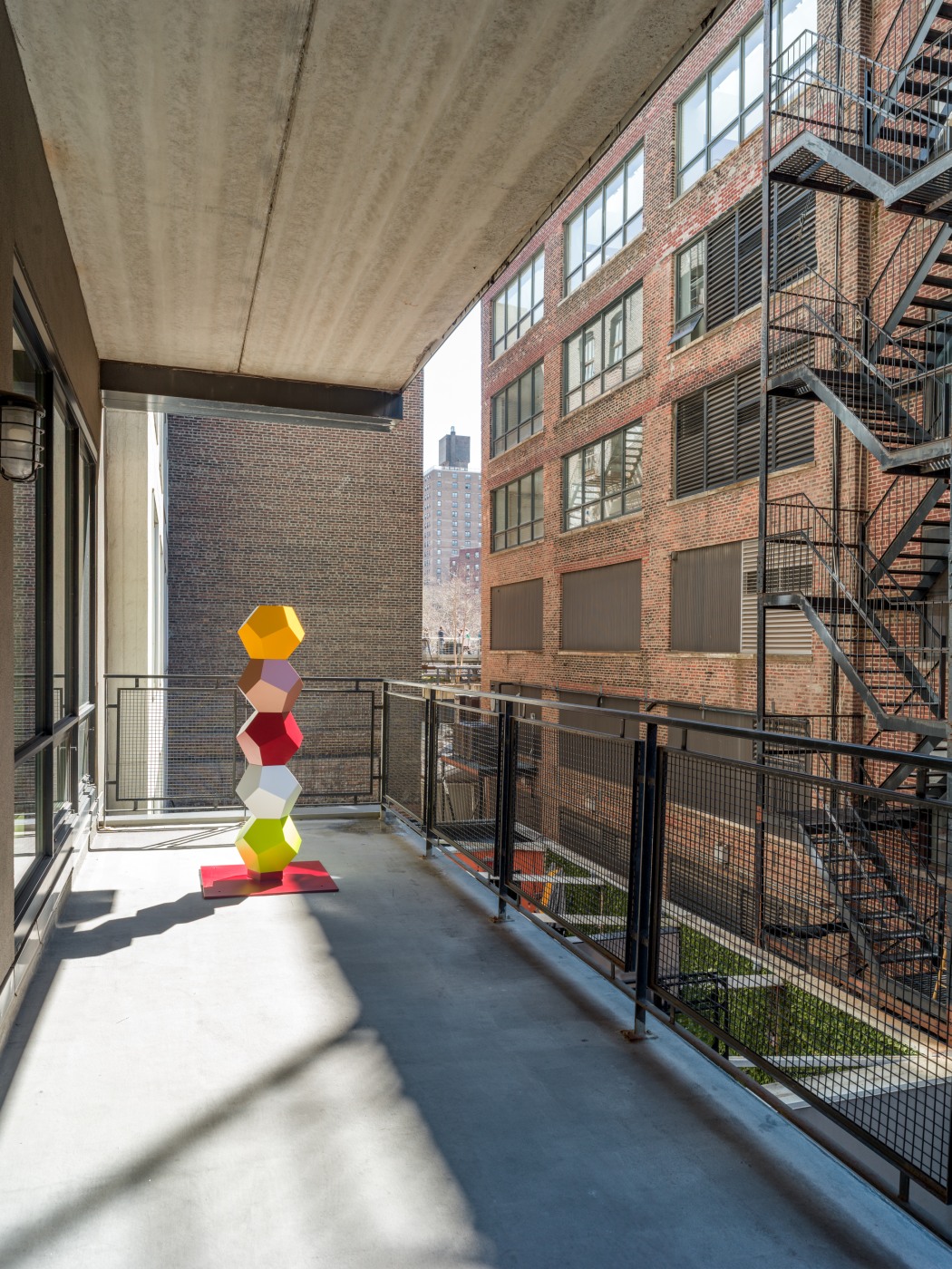 Esther Schipper, New York 520 West 27th Street, Unit 304 New York, NY 10001 By appointment newyork@estherschipper.com Google Maps