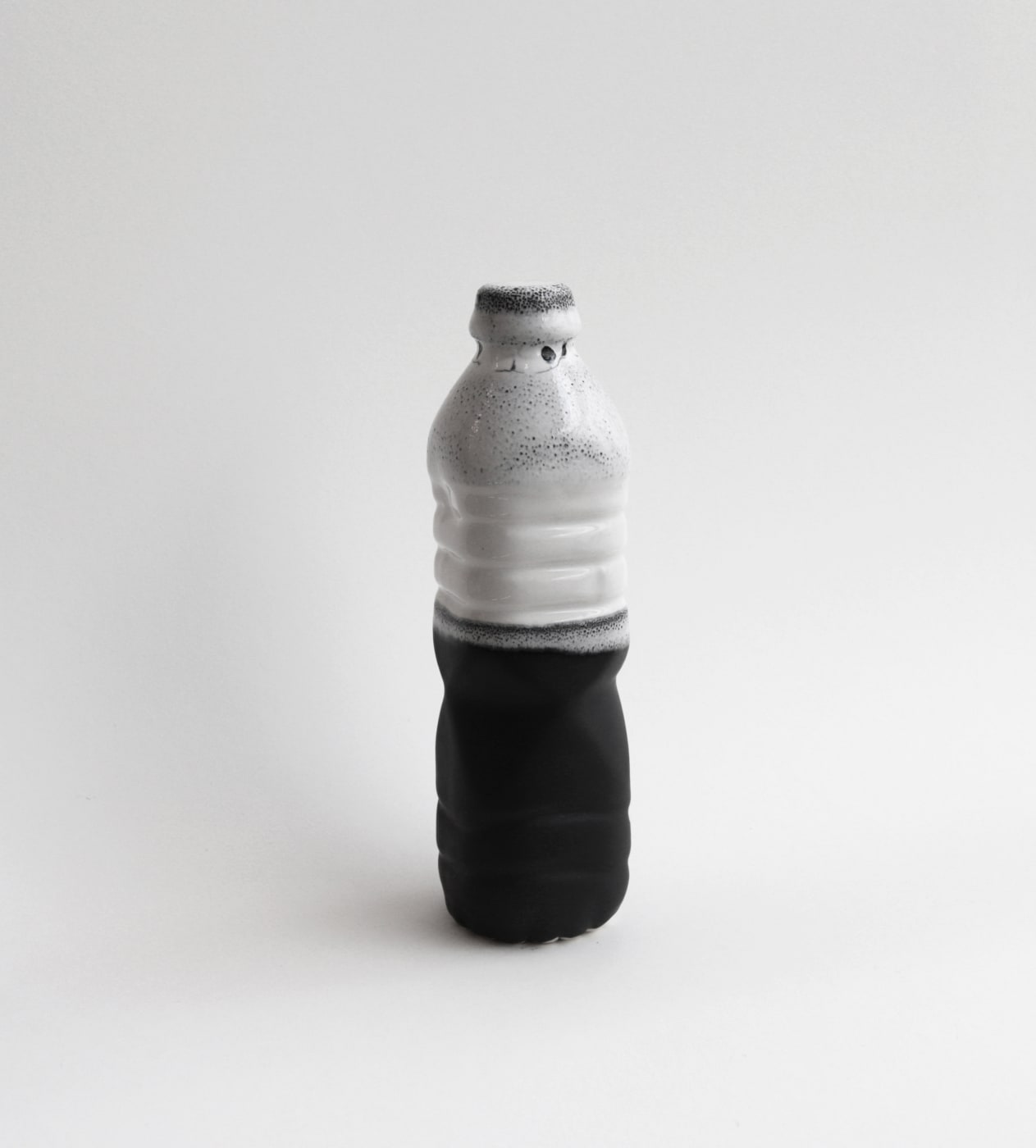Eva Rothschild, Small water bottle, 2025