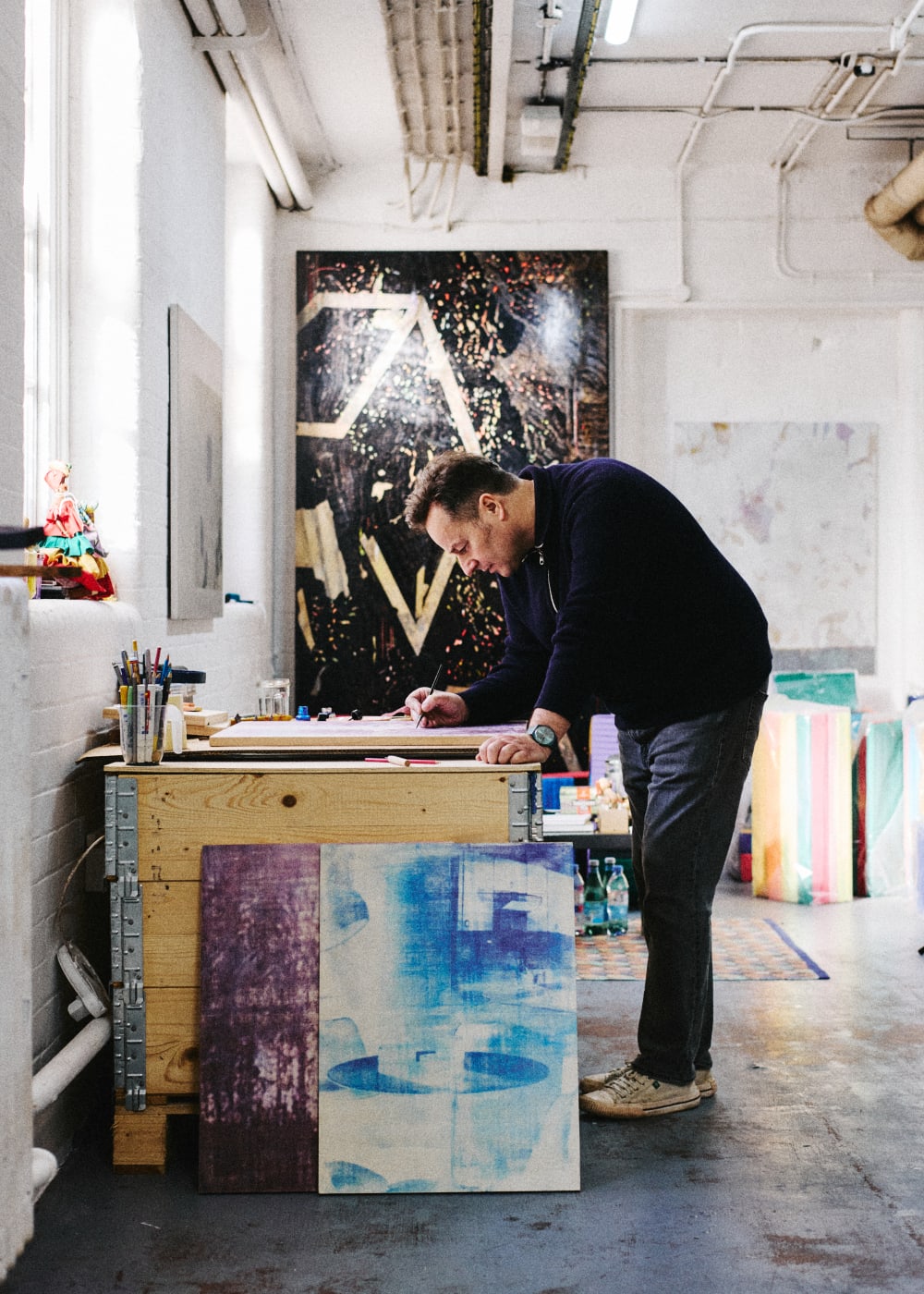 Hidden beneath the surface of Ernesto Cánovas’ paintings lie tiny secrets. On the face of things, his dreamlike prints are...