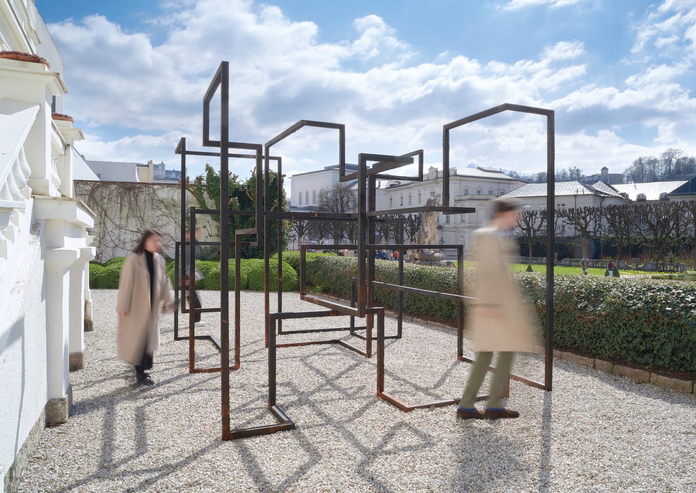 Outside, behind the villa and facing the Mirabell Gardens, is Run (2016). This large-scale work materialises the volume of a...