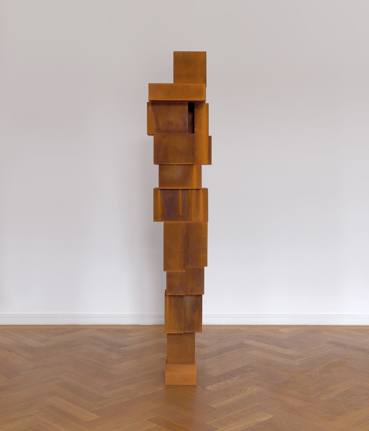 In the exhibition, Gormley also presents works from his earlier series, including the ‘Blockworks’ and ‘Open Blockworks’, to illuminate the...
