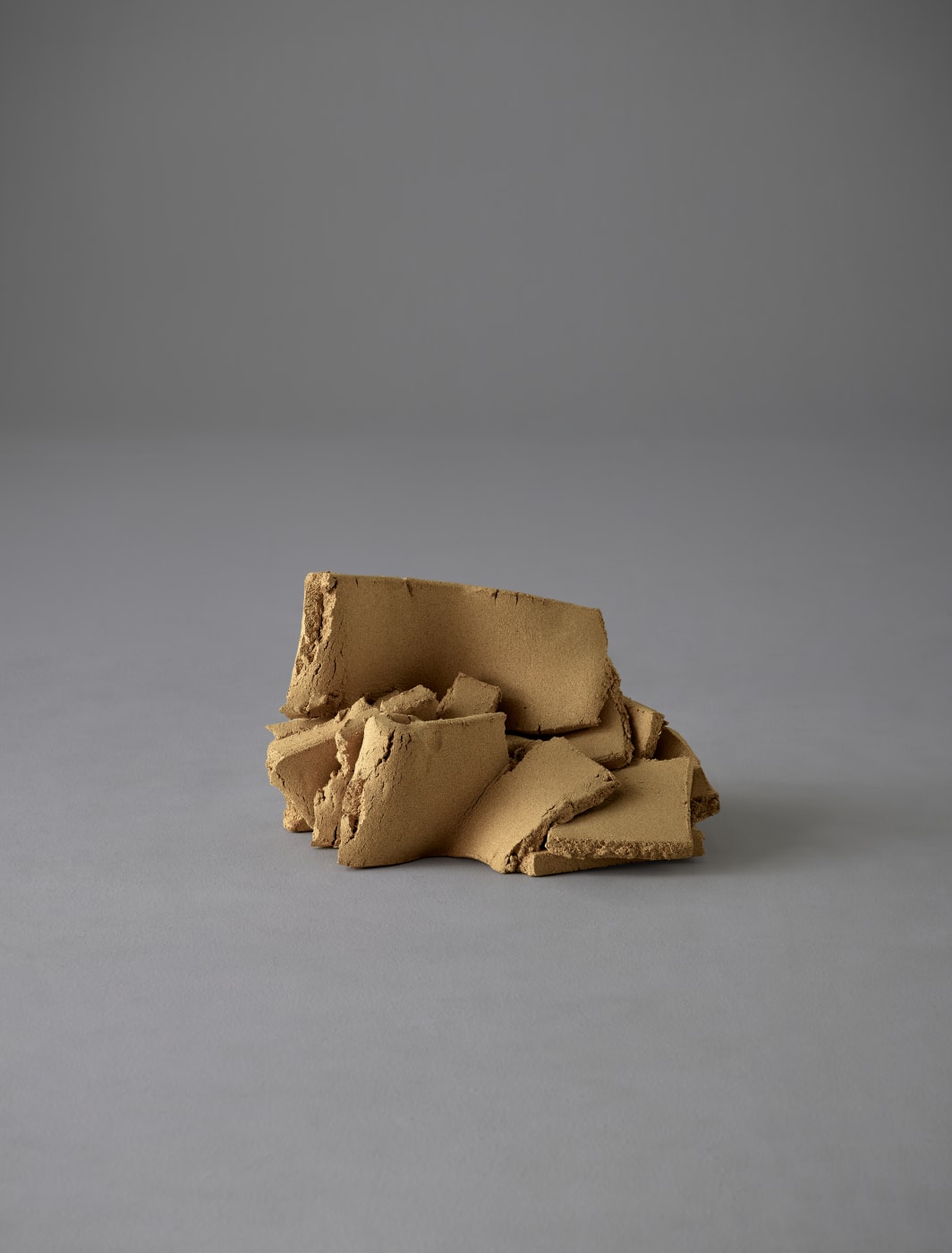 Similarly to the Impressionists who ceaselessly depicted the same objects to capture the ever-changing nature of light, Lee Kang So...