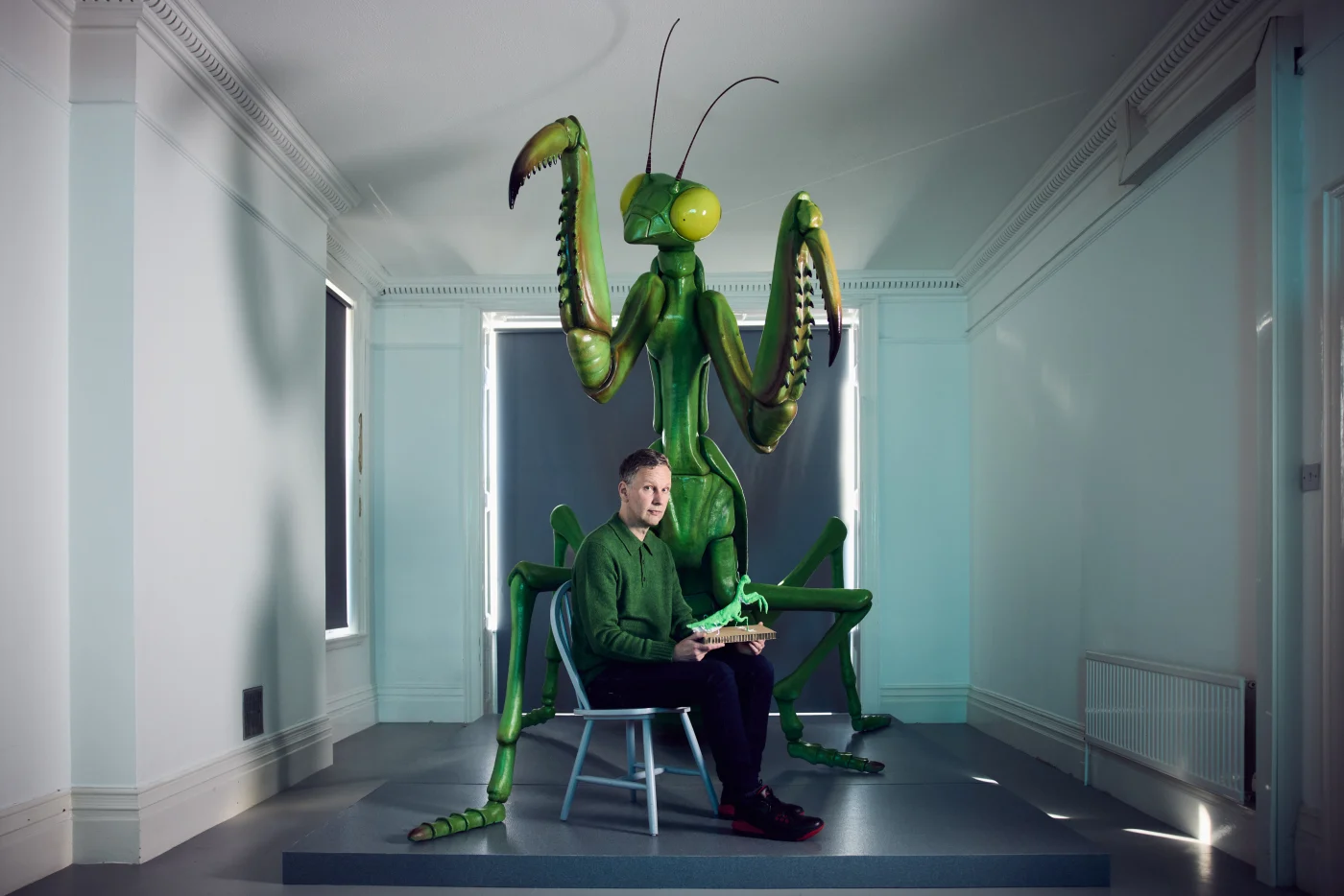Renowned artist back to school with giant mantis