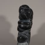 Oviloo Tunnillie, Woman with vase / femme avec vase, ca. 2000