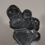 Oviloo Tunnillie, Woman with vase / femme avec vase, ca. 2000