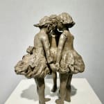 bronzen beeld, De Drie Gratiën, Béatrice Cols, Belgische kunstenares, kinderen in brons, figuratieve sculptuur, meisjes in cirkel, zwierende jurkjes, hedendaagse kunst, poëtisch beeldhouwwerk, interieurdecoratie, tuinbeeld, gepatineerd brons, kunstcollectie, decoratief bronzen beeld