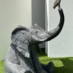 sculpture éléphant en bronze Sophie Verger art animalier, art décoratif éléphant Sophie Verger Art Thema, sculpture de jardin éléphant Sophie Verger Aix-en-Provence, sculpture animalier bronze éléphant au salon Côté Sud, œuvre d’art éléphant bronze SMART Aix Sophie Verger, éléphant au jardin bronze pour collectionneur, sculpture décorative animal en bronze Art Thema, première œuvre d’art animalier Sophie Verger, sculpture d’éléphant tendre et poétique Sophie Verger, décoration artistique extérieure éléphant Art Thema, sculpture bronze pour amateurs d’art animalier, Sophie Verger sculpture éléphant pour jardin contemporain, art animalier bronze exposé à Aix-en-Provence, sculpture éléphant pour collection d’art privée, œuvre exposée par Art Thema au salon Côté Sud, éléphant bronze Art Thema galerie Aix-en-Provence, sculpture de bronze émotive Sophie Verger, art éléphant au jardin Sophie Verger salon SMART, sculpture éléphant charmante pour décoration extérieure, bronze animalier pour première acquisition d’art