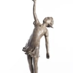 Meisje, sculptuur, brons, schattig, lief, poëtisch, klein meisje, tuin, decoratie, figuratieve kunst, portret, cols, art thema, art thema gallery, interieurdecoratie, bronzen sculptuur, klassieke kunst, beeldende kunst, meisje met appel, tuinsculptuur, Belgische kunstenaar, kunstleasing, investering in kunst, kunstverzamelaar, kunstcollectie.