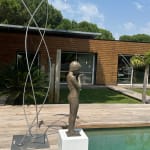 scultura in bronzo La Tuffatrice Béatrice Cols Art Thema, statua femminile in bronzo Béatrice Cols, figura in bronzo in movimento Béatrice Cols, arte da giardino in bronzo La Tuffatrice Béatrice Cols, scultura poetica da esterno Béatrice Cols, decorazione da giardino in bronzo Art Thema, figura tuffatrice in bronzo Béatrice Cols, opera contemporanea in bronzo Béatrice Cols, statua in bronzo giardino elegante Béatrice Cols, scultura leggera e dinamica in bronzo Béatrice Cols, arte femminile in bronzo La Tuffatrice Béatrice Cols, bronzo per decorazione esterna Béatrice Cols, installazione in bronzo Béatrice Cols Art Thema, La Tuffatrice Béatrice Cols scultura giardino, figura artistica da giardino in bronzo Béatrice Cols, bronzo contemporaneo per esterni Béatrice Cols, statua da esterno in bronzo Béatrice Cols Galleria Art Thema, scultura espressiva in bronzo Béatrice Cols, arte da giardino in bronzo firmata Béatrice Cols, scultura tuffo femminile in bronzo Béatrice Cols