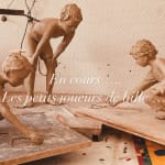 Jugadores de canicas, pequeña escultura figurativa en bronce de Béatrice Cols, niños jugando, obra poética y narrativa de colección para interior