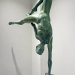 Manières libres d'être Marc de Corte sculpture femme dansante sculpture fille sculpture couple danse sculpture humaine nue sculpture de jardin sculpture bronze sculpture contemporaine Galerie Art Yi Galerie d'art de Bruxelles
