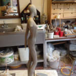 Isabel Miramontes hedendaagse bronzen sculptuur abstracte kunst callipyge een mooi meisjesbeeld dansend in haar jurk