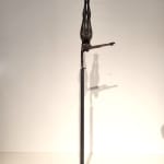 De curve die je me geeft (s) miniatuur dansend meisjesbeeld van Marc de Corte hedendaagse bronzen sculptuur vrouwenbeeld dansbeeld in de Art Yi-galerij in Brussel