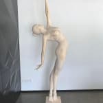 Reach out Marc de Corte dancing woman sculpture dance sculpture girl sculpture garden sculpture wood sculpture contemporary sculpture Art Yi gallery Brussels art gallery