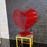 Amare sculpture de coeur jean paul kala sculpture contemporaine sculpture de coeur d'or sculpture en aluminium design d'intérieur art de la maison Galerie Art Yi Galerie d'art de Bruxelles