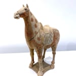chinees aardewerk antiek paard uit de Tang-dynastie art yi Brusselse kunstgalerij