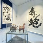Run Liu Dongyao Chinese kalligrafie kunst kalligrafische schilderkunst hedendaagse inkt kunst schilderij zwart en wit op rijstpapier lange rol Art Yi-galerij Kunstgalerij Brussel