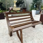 Sculpture de banc Daydream Isabel Miramontes sculpture monumentale en bronze pour sculpture de jardin design de jardin art de jardin design extérieur à l'hôtel Barsey de Warwick à Bruxelles Galerie Art Yi Galerie d'art de Bruxelles