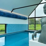 De manier waarop ik naar beneden kom Marc de Corte zwemmende vrouw sculptuur zwemsculptuur zwemmeisje sculptuur sculptuur tuinsculptuur bronzen sculptuur hedendaagse beeldhouwkunst Art Yi-galerij Kunstgalerij Brussel