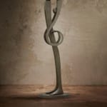 Isabel miramontes sculpture contemporaine en bronze art abstrait sculpture décoration design minimalisme interrogation a music key sculpture mélomane mélomane
