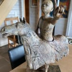 Das Pferd Sui lacht Lieven d'Haese Bronzeskulptur Jungenskulptur auf Pferd zeitgenössische Ritterskulptur Traum Afrikanische Skulptur Innenarchitektur Art Yi Galerie Brüsseler Kunstgalerie
