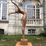 Shake it all off Marc de Corte dancing woman sculpture dance sculpture girl sculpture garden sculpture bronze sculpture contemporary sculpture Art Yi gallery Brussels art gallery