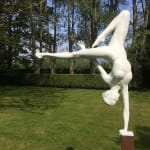 Vrije manieren van zijn Marc de Corte dansende vrouw sculptuur meisje sculptuur koppel dans sculptuur naakt menselijke sculptuur tuinsculptuur bronzen sculptuur hedendaagse beeldhouwkunst Art Yi-galerij Kunstgalerij Brussel